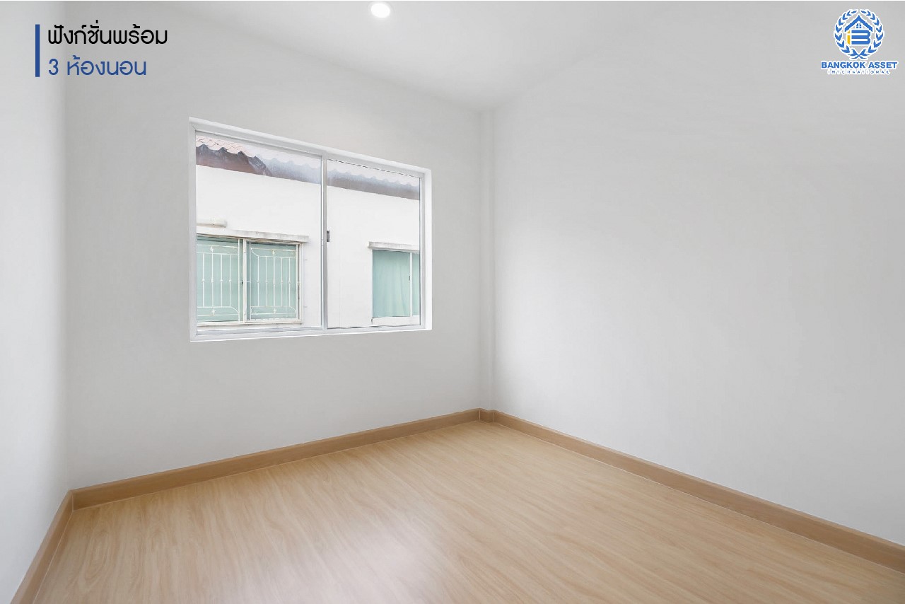 บ้านมือสองตกแต่งใหม่ แบรนด์ Q.House ม.เดอะทรัสต์ทาวน์ ราชพฤกษ์-รัตนาธิเบศร์ ทาวน์เฮ้าส์หลังใหญ่ เนื้อที่ 19.8 ตร.ว. มาพร้อมฟังก์ชั่น 3 ห้องนอน 2 ห้องน้ำ จอดรถได้ถึง 2 คัน บนทำเลติดถ.ราชพฤกษ์ เดินทางสู่ใจกลางเมืองได้อย่างรวดเร็ว ใกล้รถไฟฟ้า"สถานีบางรักน้อยท่าอิฐ"...